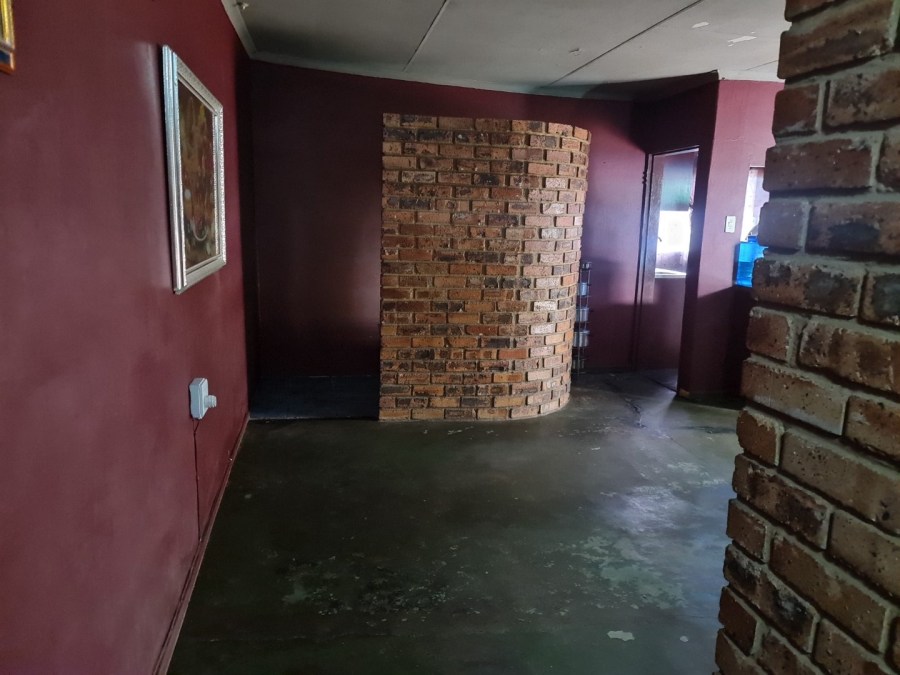 2 Bedroom Property for Sale in Oos Einde North West